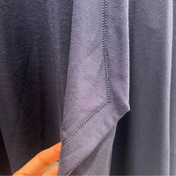 Weekends by Chicos Navy Open Drape Front Long Sleeved Cardigan. Size 3. - Picture 6 of 14